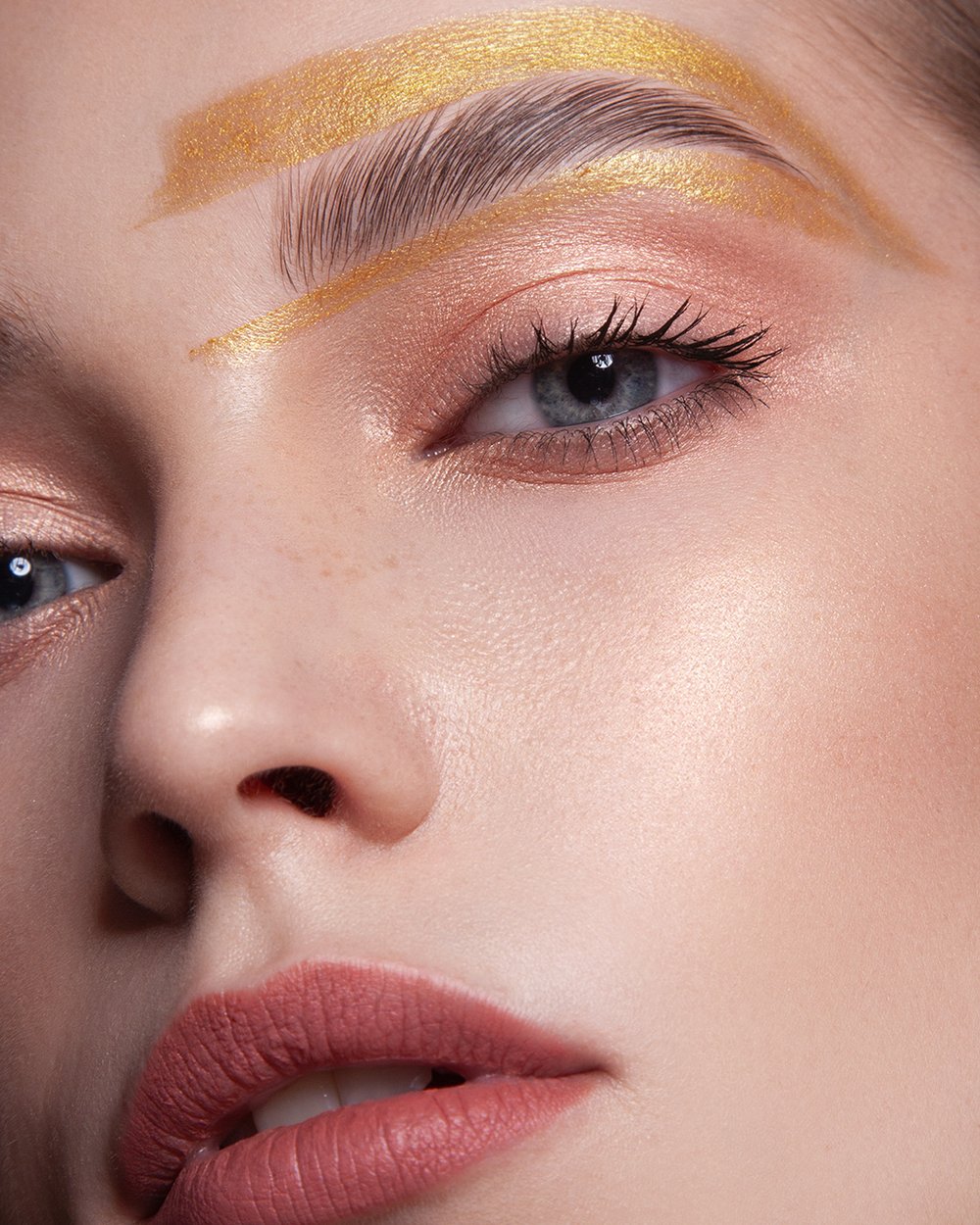 Gold brow paste